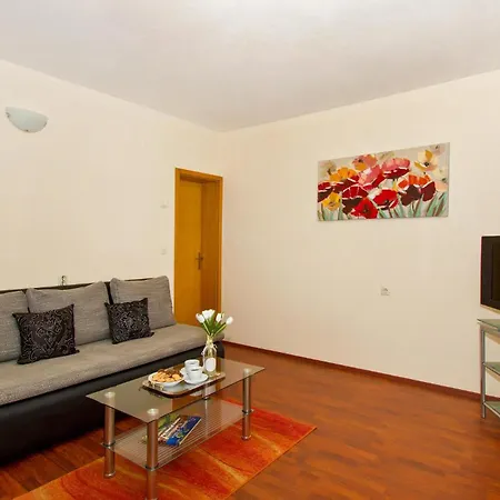 Holiday home 5 Bedroom Lovely In Trogir