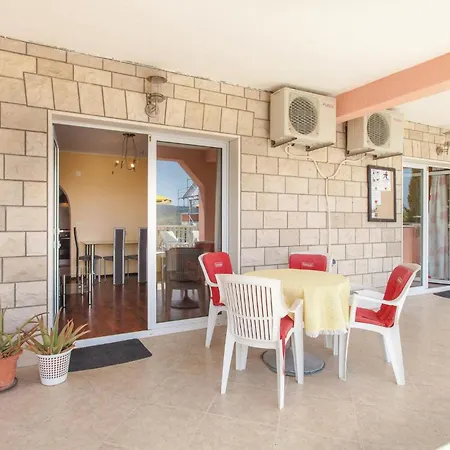5 Bedroom Lovely In *