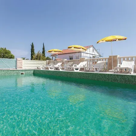5 Bedroom Lovely In Holiday home Trogir