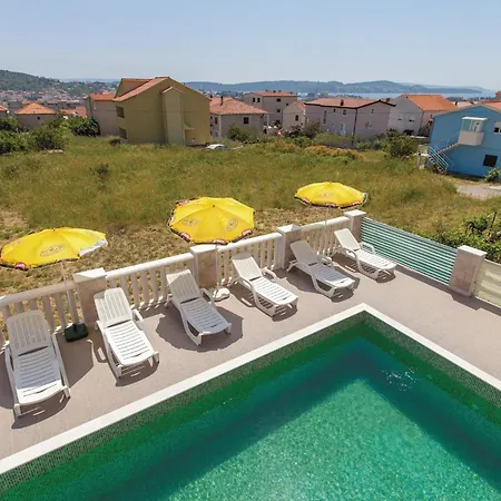 5 Bedroom Lovely In Holiday home Trogir