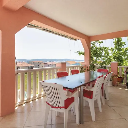 5 Bedroom Lovely In
